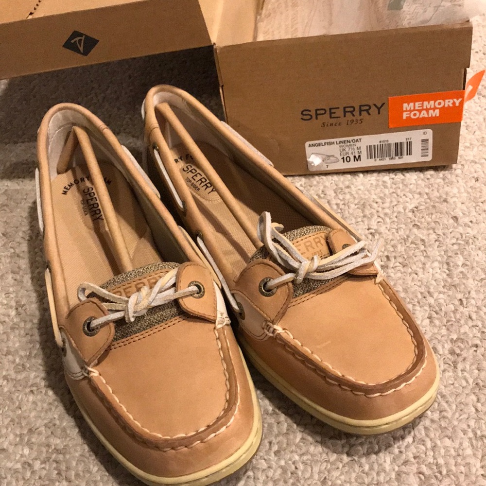 BNIB Women’s Memory Foam Sperry’s